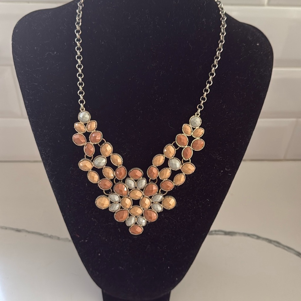 Costume  jewelry women’s necklace